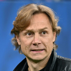 Валерий Карпин