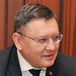 Игорь Зубов