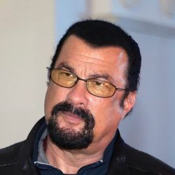 Стивен Сигал