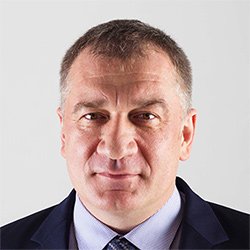 Владимир Петров